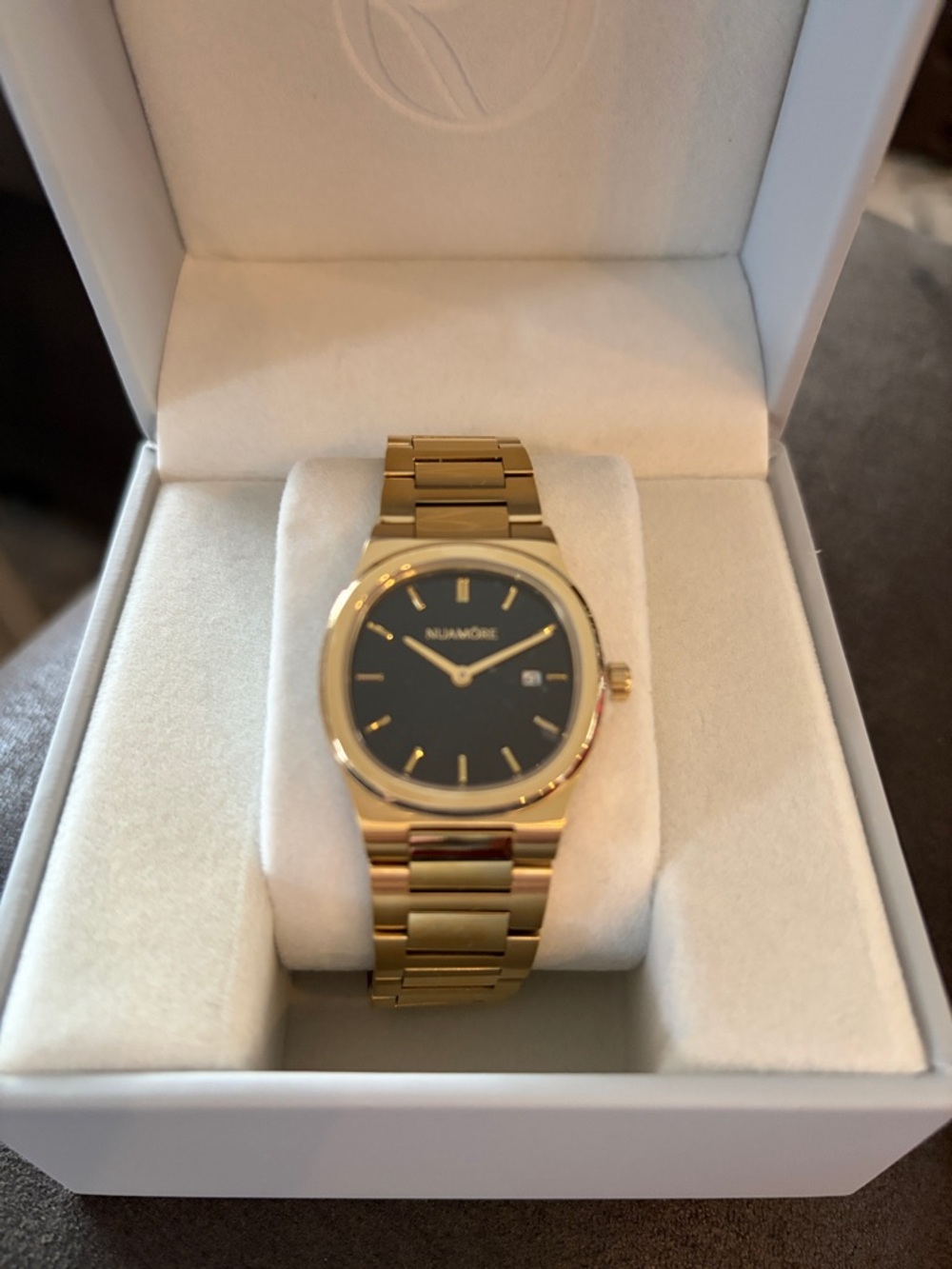 Nuamōre Gold Bracelet Watch with Black Dial